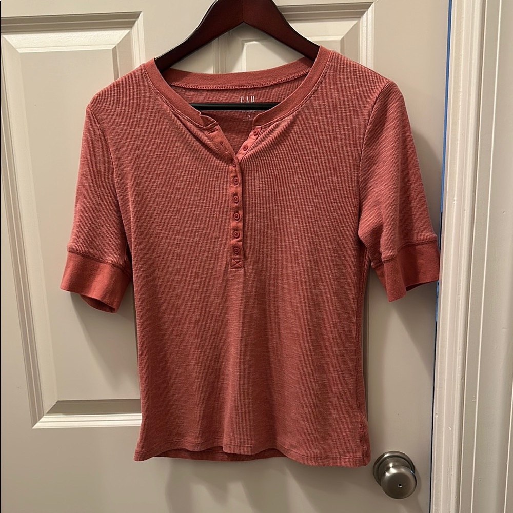 Gap Women's Short Sleeve Henley Top - Dusty Rose
